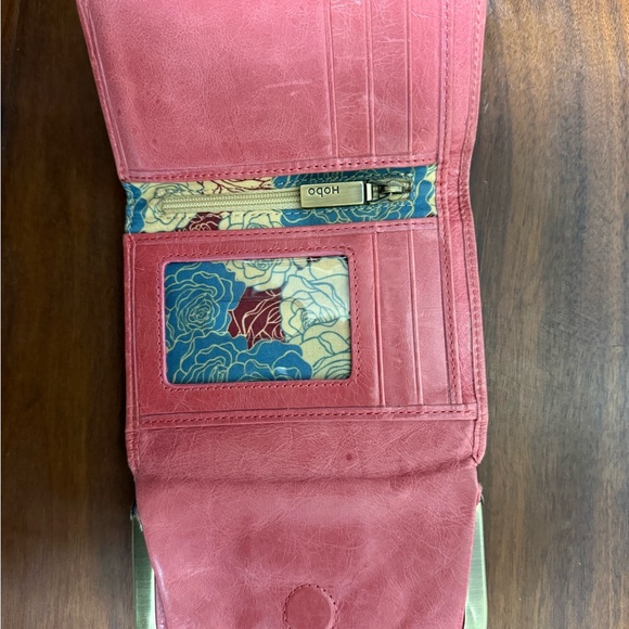 Hobo Coral Wallet - Picture 4 of 4